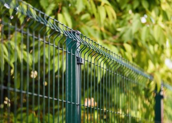 Panel Çit Sistemleri: İzmir’de Güvenlik ve Estetik İçin En İyi Tercih